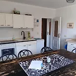 Roter Milan 아파트 Kaisitz