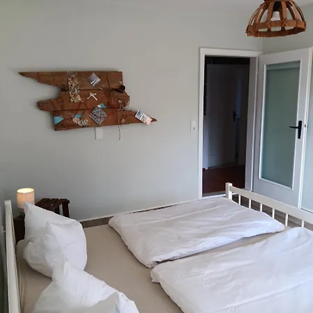 Roter Milan Appartement Kaisitz