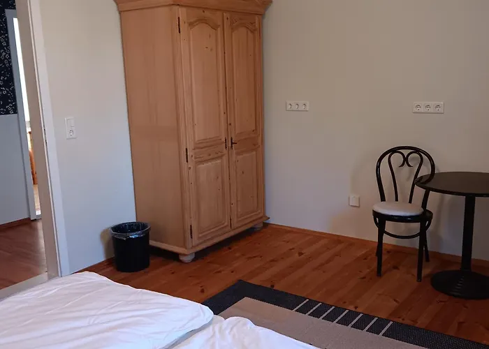 Roter Milan Appartement Kaisitz